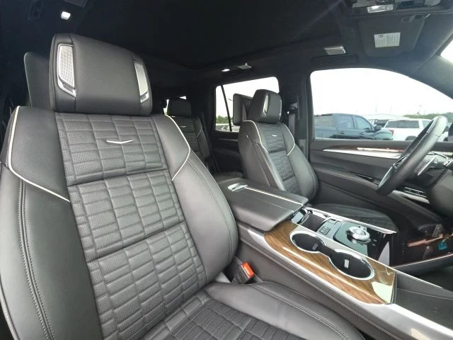 Used 2025 Black Cadillac Sport Platinum image 21