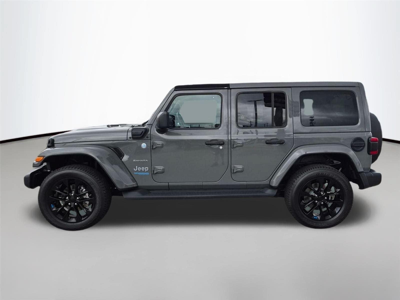 Used 2022 Sting-Gray Clearcoat Jeep Unlimited Sahara image 8