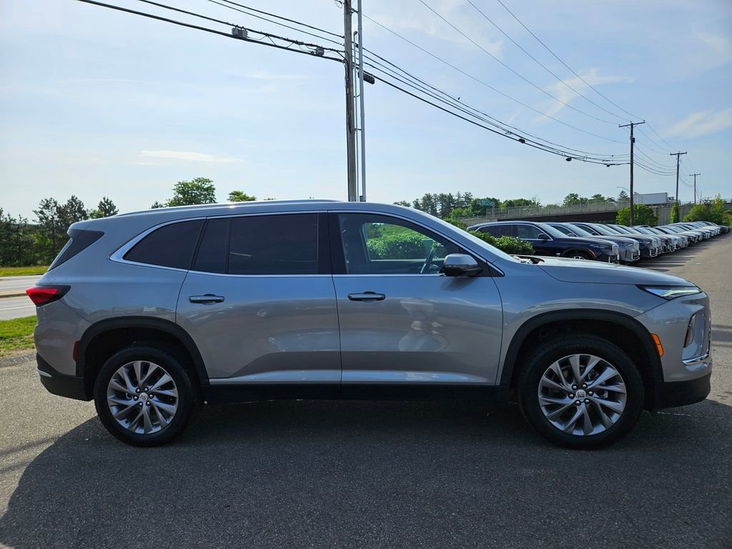 2025 Buick Enclave Preferred - Photo 8