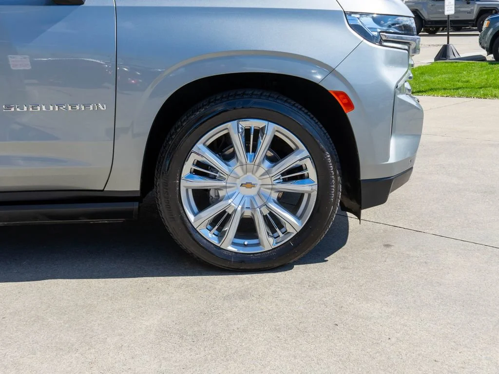 Used 2024 Sterling Gray Metallic Chevrolet High Country image 40