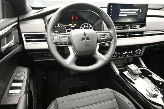 New 2026 Gray Mitsubishi LE image 18