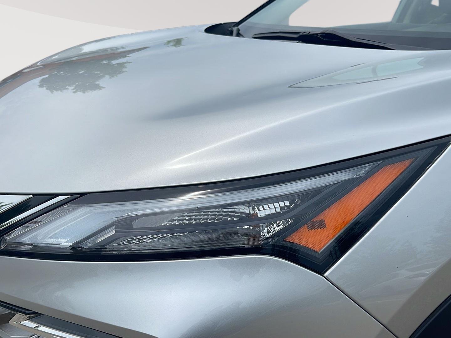 Used 2023 Brilliant Silver Metallic Nissan SV image 10
