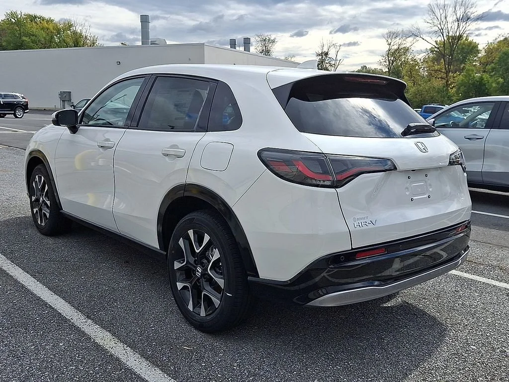 New 2027 Platinum White Pearl Honda EX-L image 4