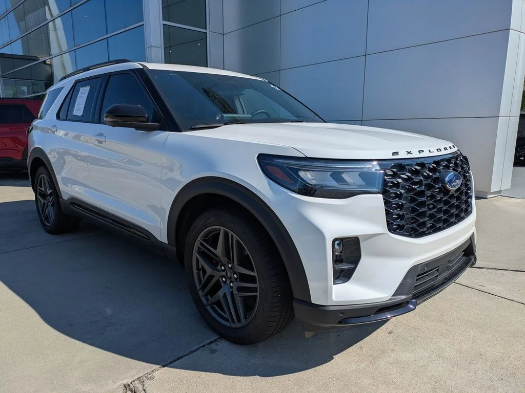New 2026 Star White Metallic Tri-Coat Ford ST image 2