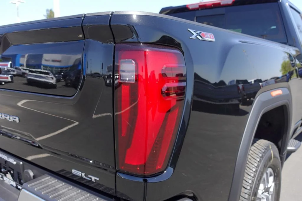 2025 GMC Sierra 2500HD SLT - Photo 8