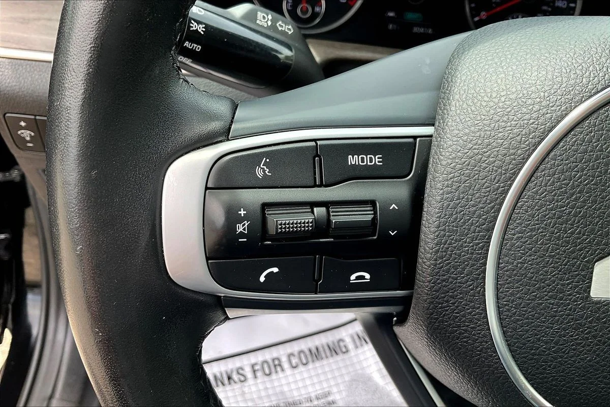 Used 2023  Kia EX image 11