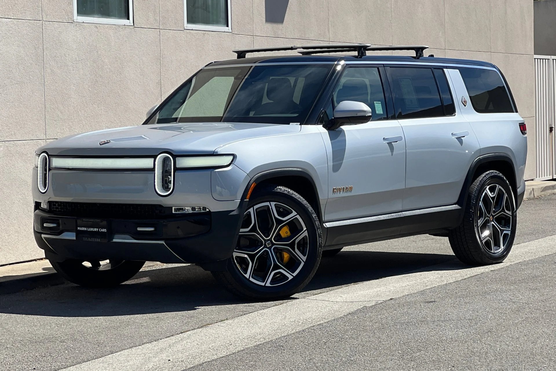 Used 2023 LA Silver Rivian Adventure image 1