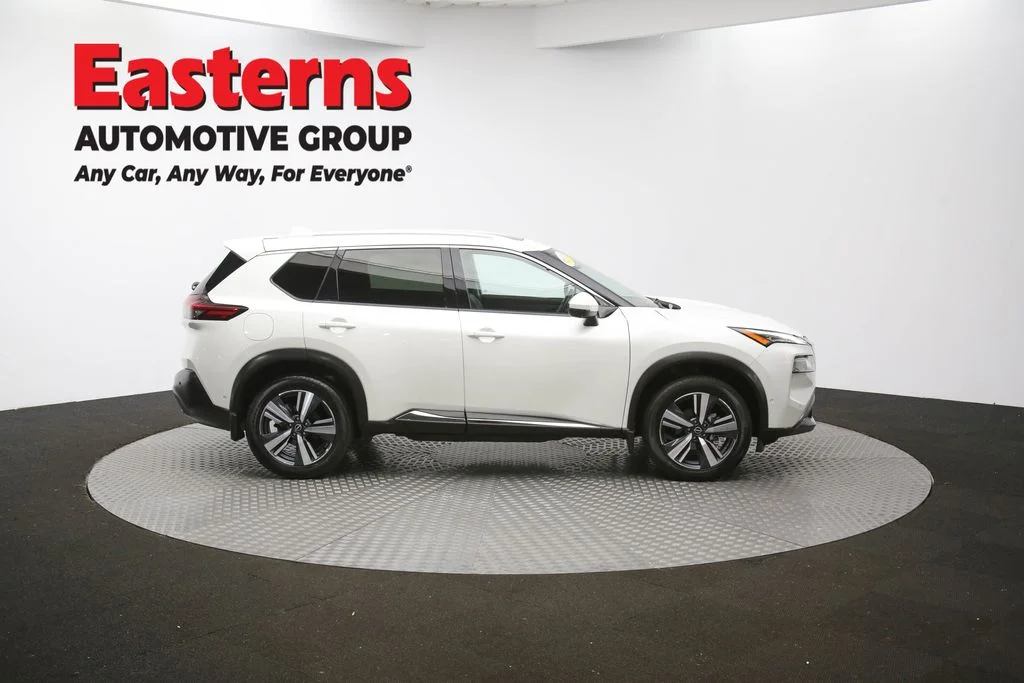 Used 2022 White Nissan SL image 46