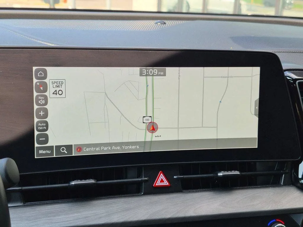 Used 2023 White Kia X-Pro Prestige image 19