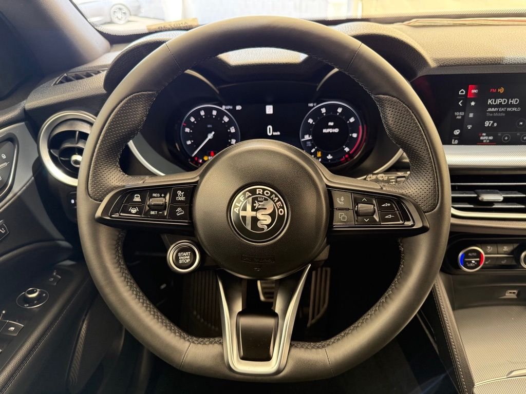 New 2026 Milano White Exterior Paint Alfa Romeo Base image 26