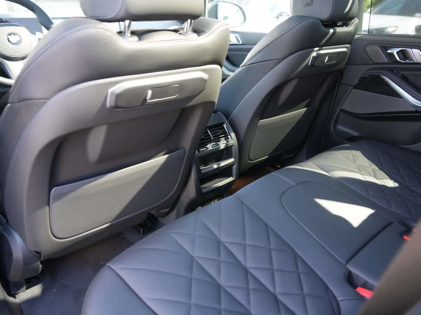 New 2026 Dravit Grey Metallic BMW xDrive40i image 10