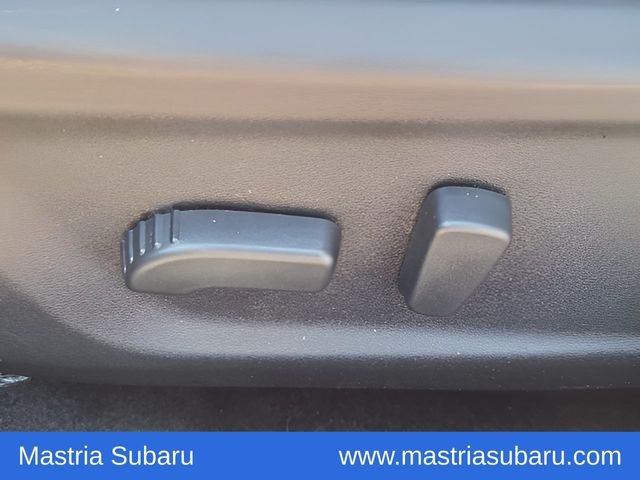 Used 2024 Scarlet Nissan 2.5 SR image 13
