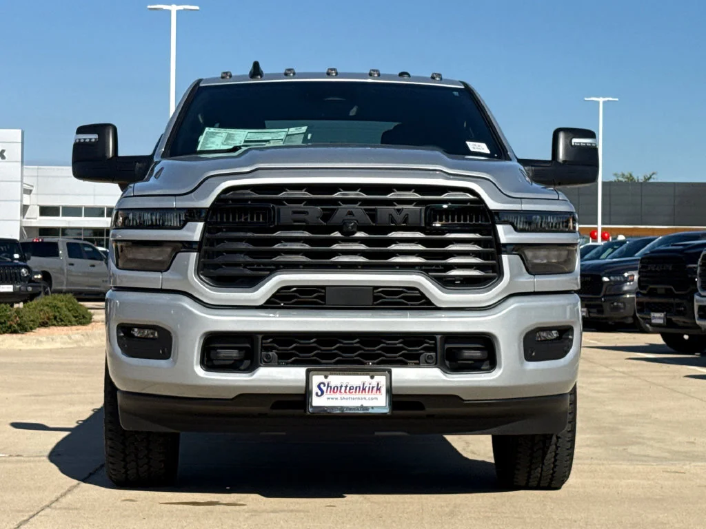 New 2027 Silver-Zynith Exterior Paint RAM Big Horn image 2
