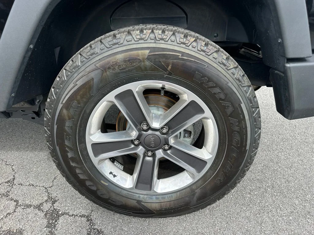 Used 2015 Black Jeep Sport image 12