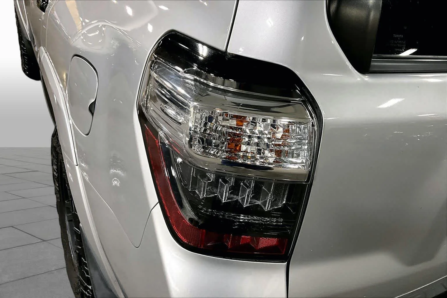 Used 2021 Classic Silver Metallic Toyota Venture image 29