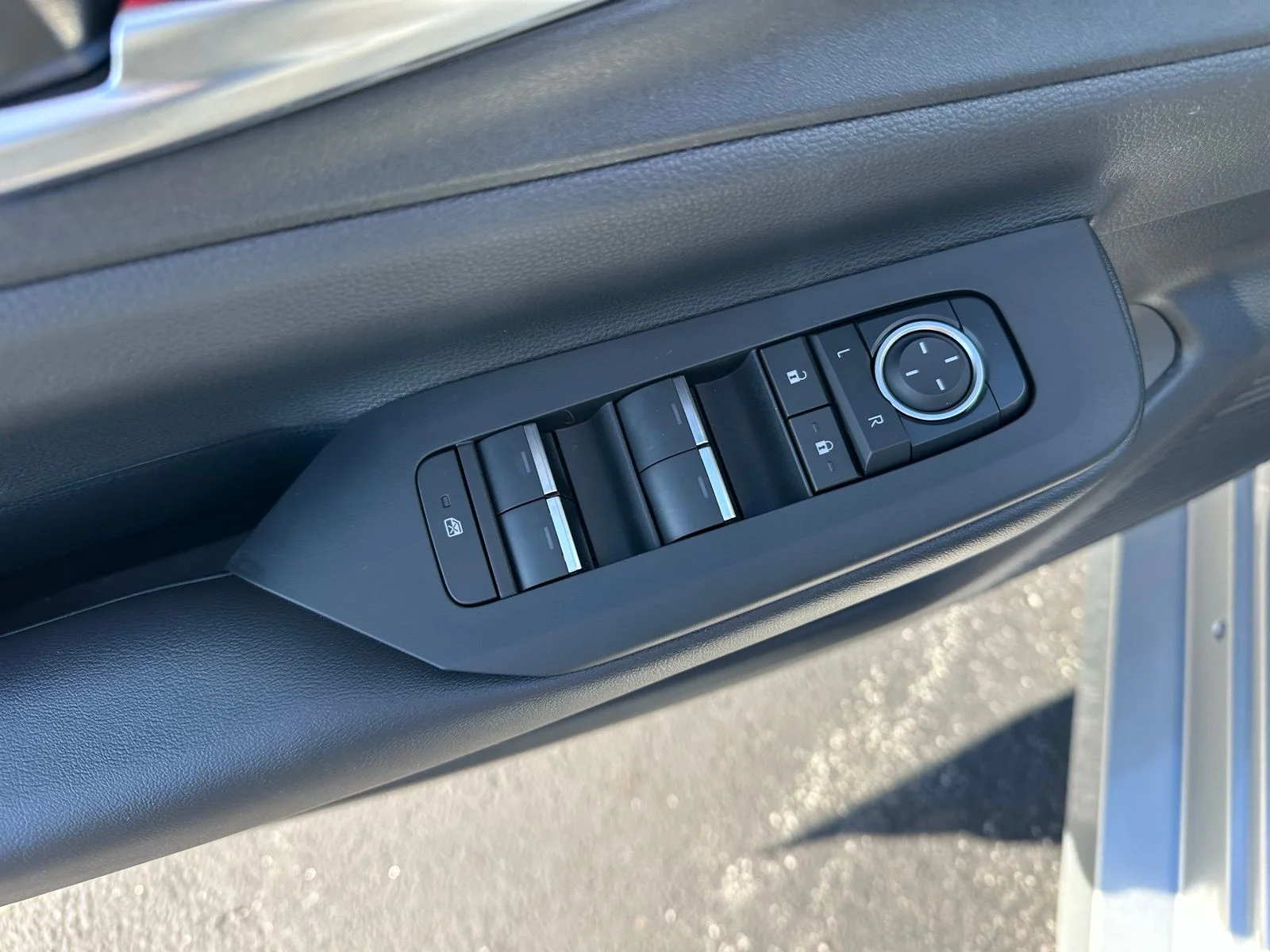2026 Toyota Prius Plug-in Hybrid XSE Premium - Photo 10