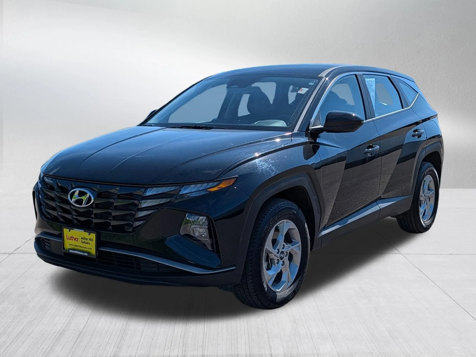 Used 2024 Black Pearl Hyundai SE image 3