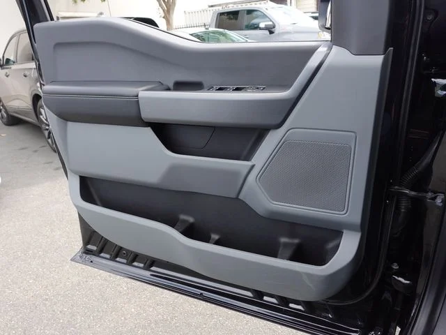 Used 2024 Black Ford XLT image 23