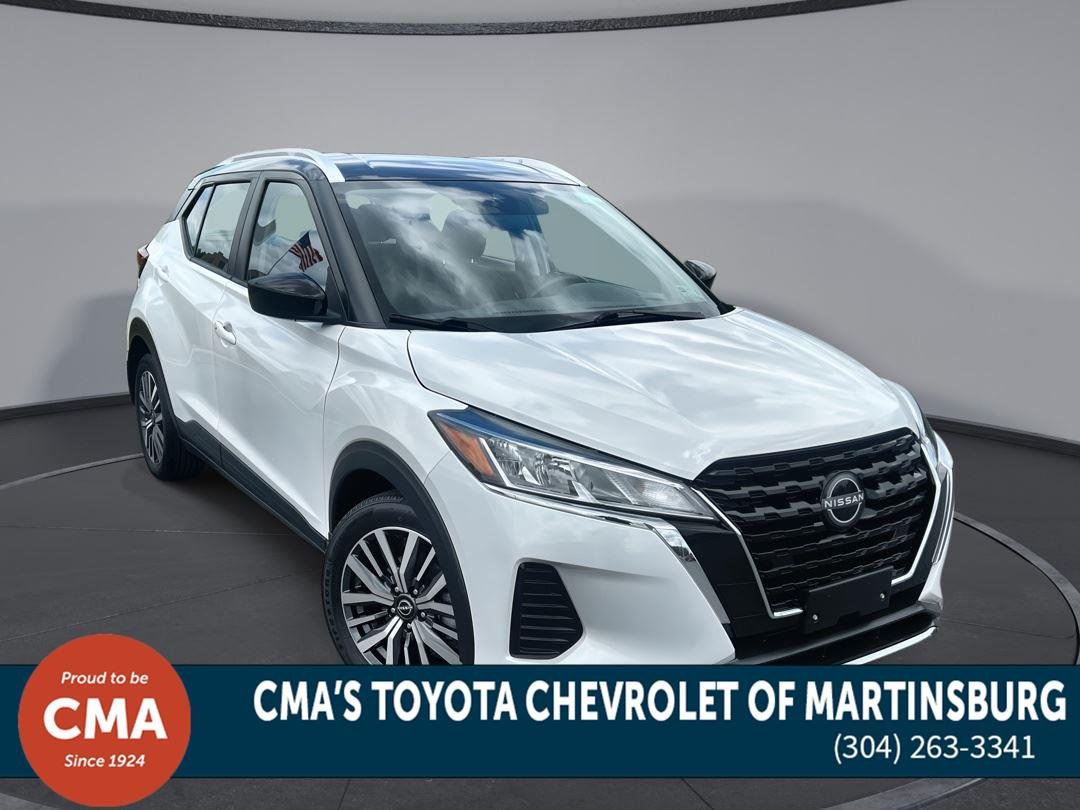 Used 2024 Aspen White Tricoat/Super Black Nissan SV image 1