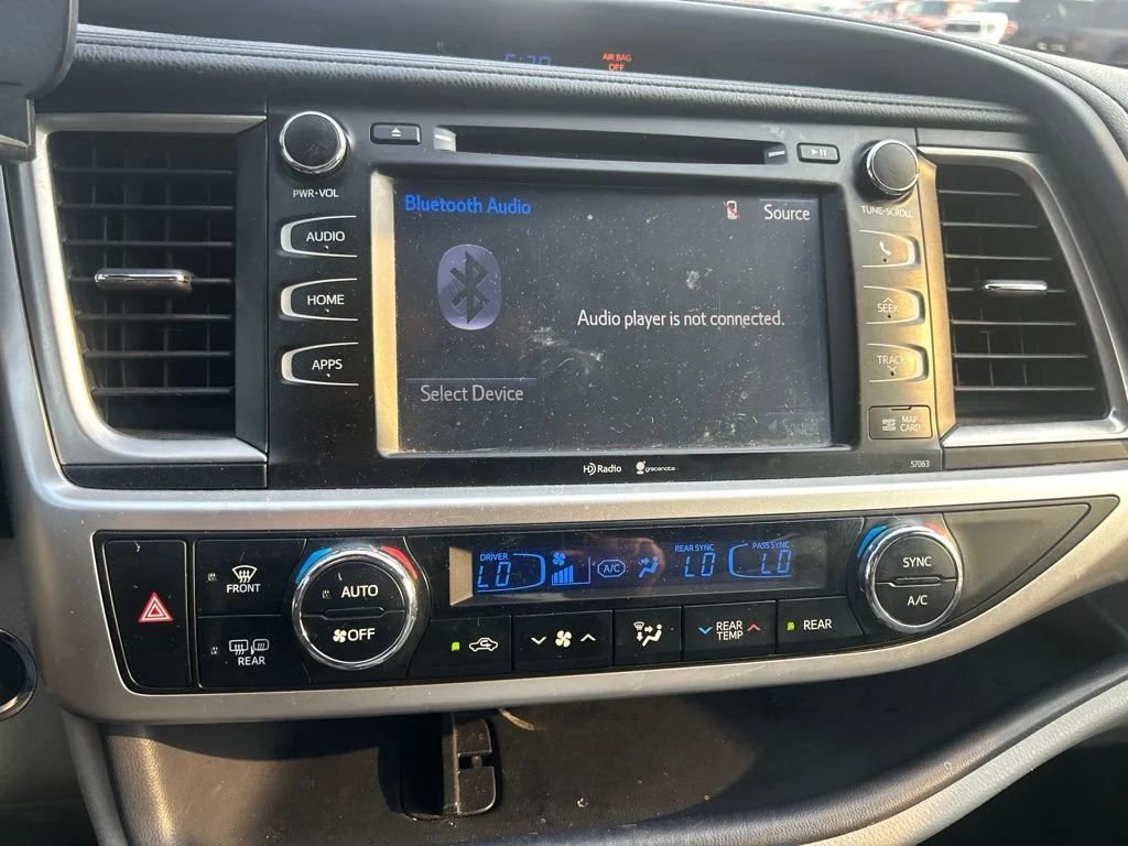 Used 2015 Blizzard Pearl Toyota XLE V6 image 18