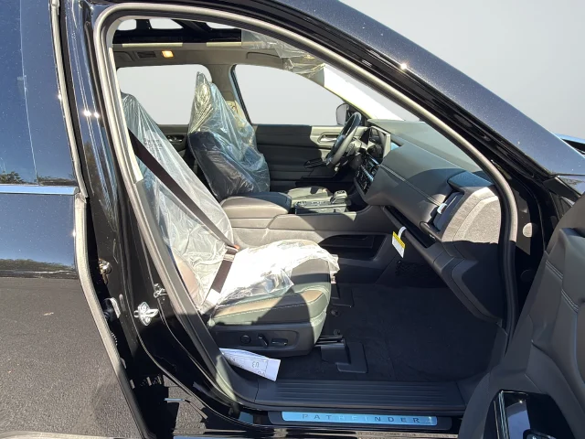 New 2026 Super Black Nissan Platinum image 25