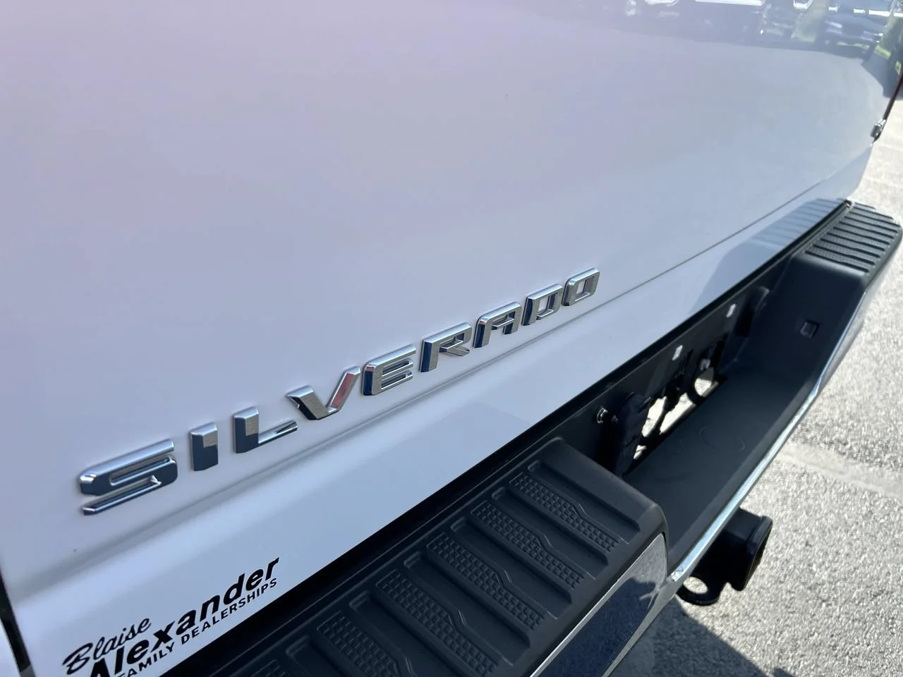 Used 2024 Summit White Chevrolet LTZ image 11