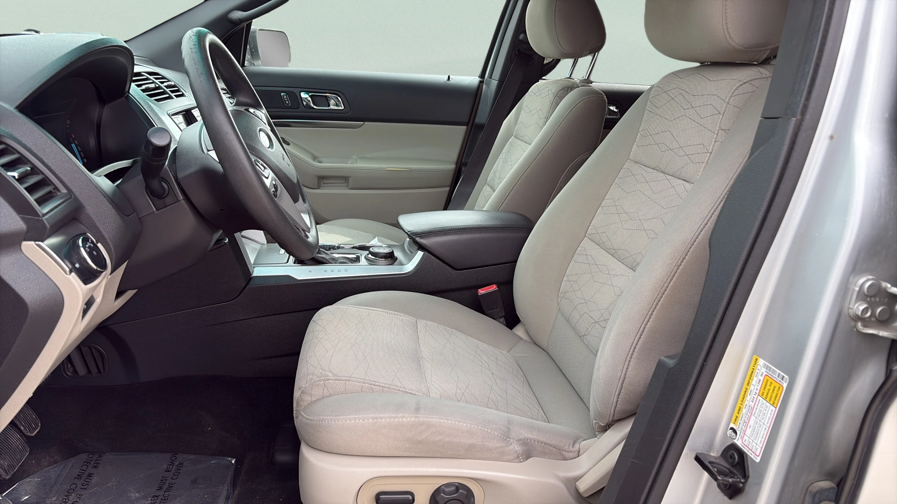 Used 2015 Silver Ford XLT image 10