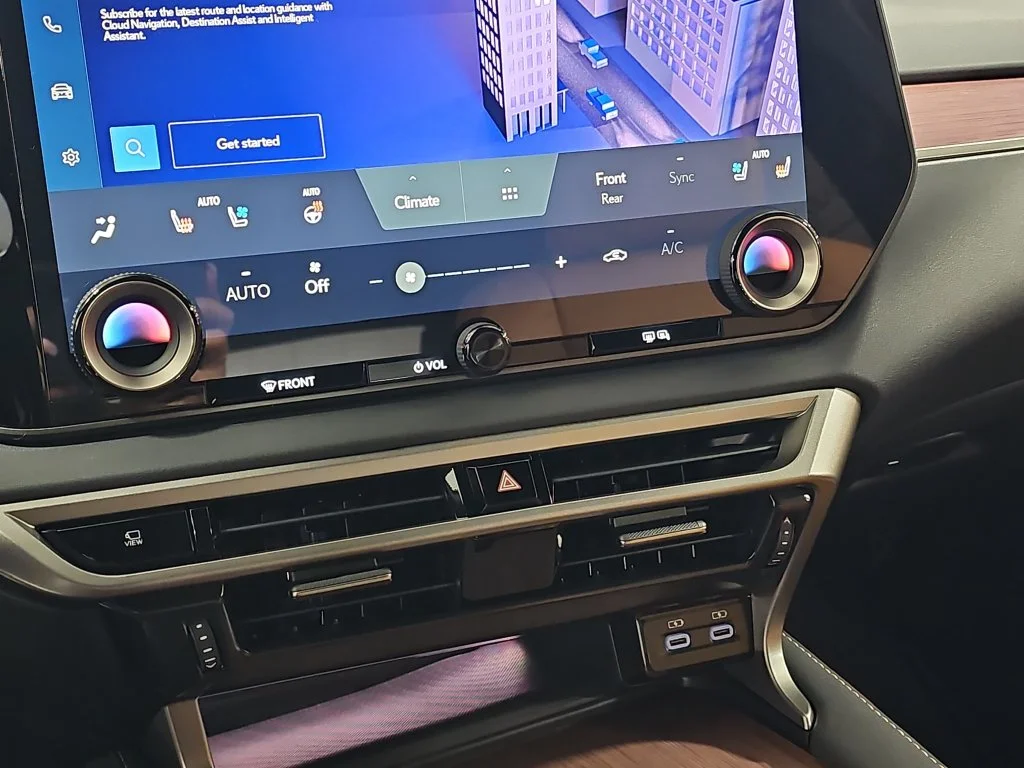 New 2026 Eminent White Pearl Lexus PREMIUM PLUS image 23