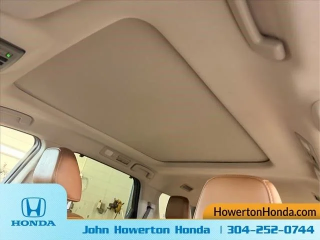 Used 2023 Gray Nissan Platinum image 17