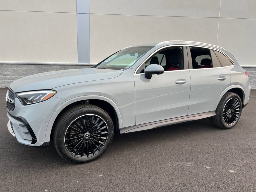 New 2026 MANUFAKTUR Alpine Grey Mercedes-Benz GLC 300 image 36