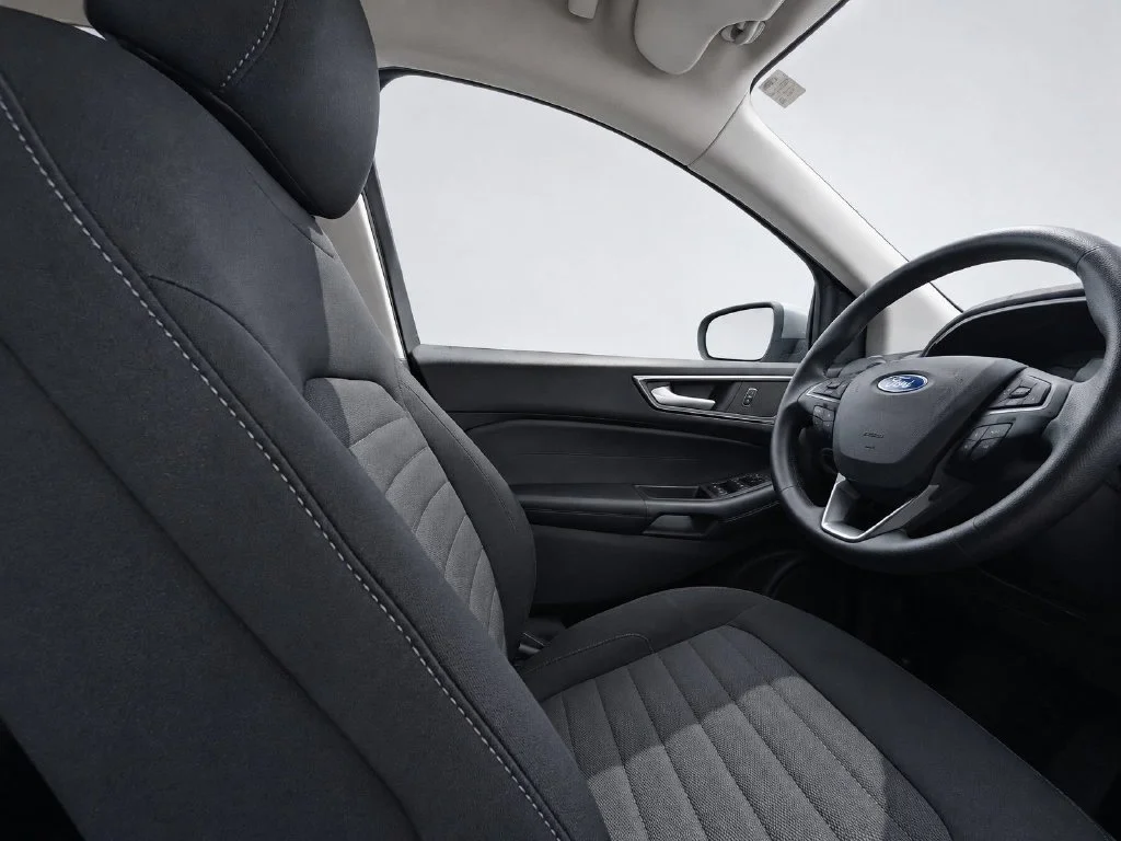 Used 2024 White Ford SE image 19