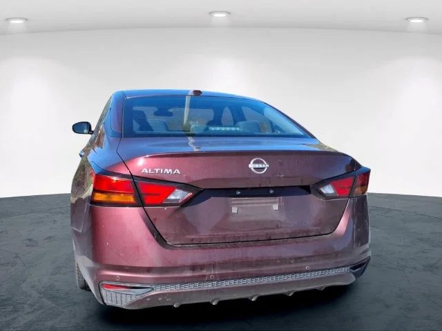 Used 2025 Red Nissan 2.5 SV image 17