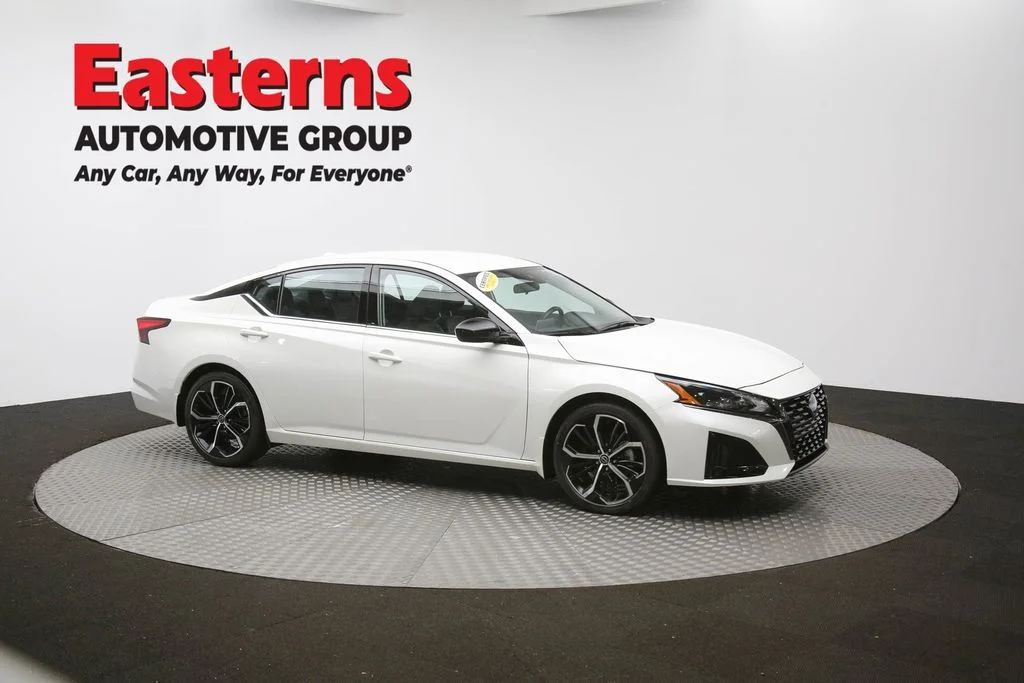 Used 2023 White Nissan 2.5 SR image 44