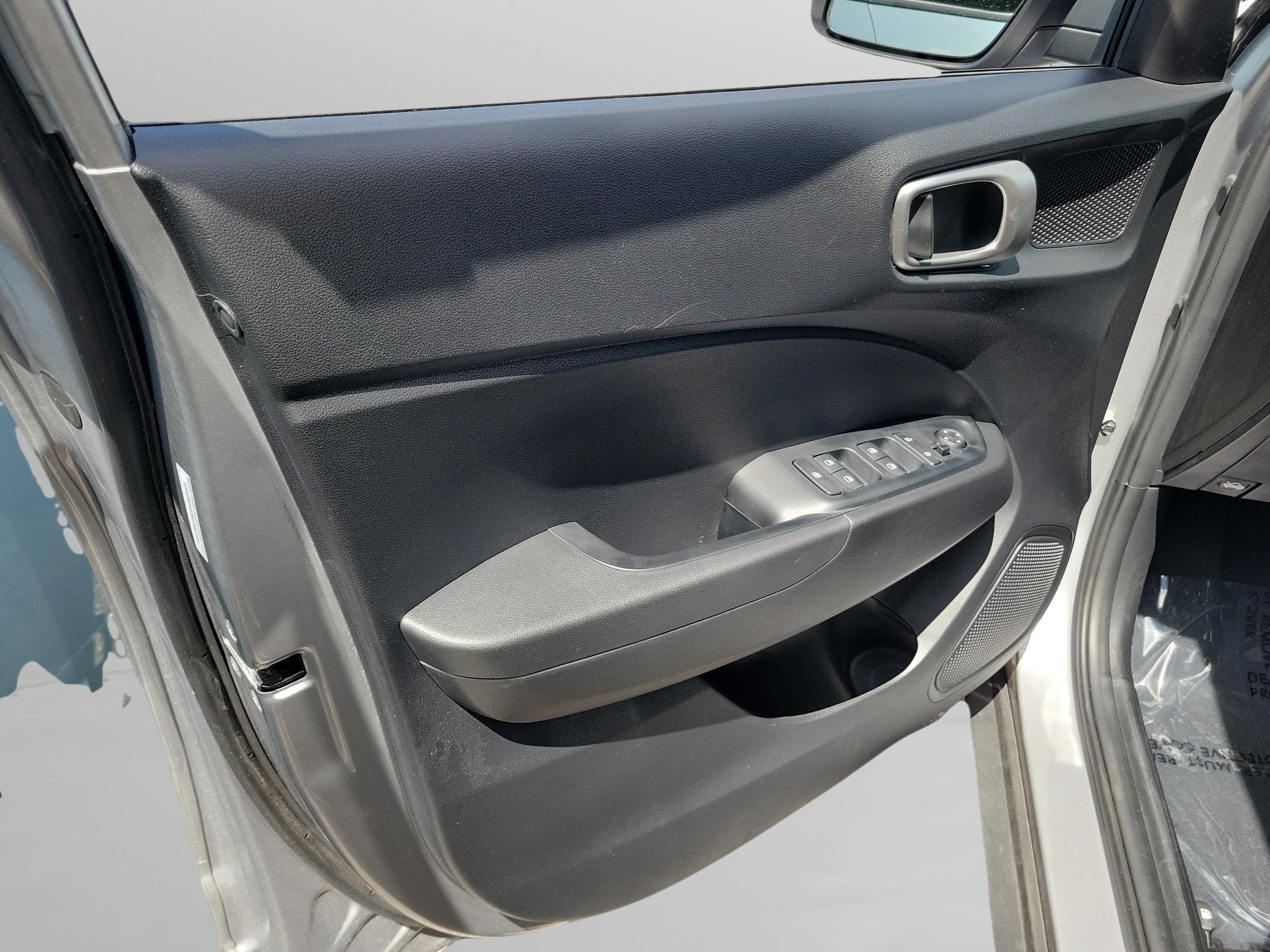 Used 2025 Shimmering Silver Hyundai SE image 20