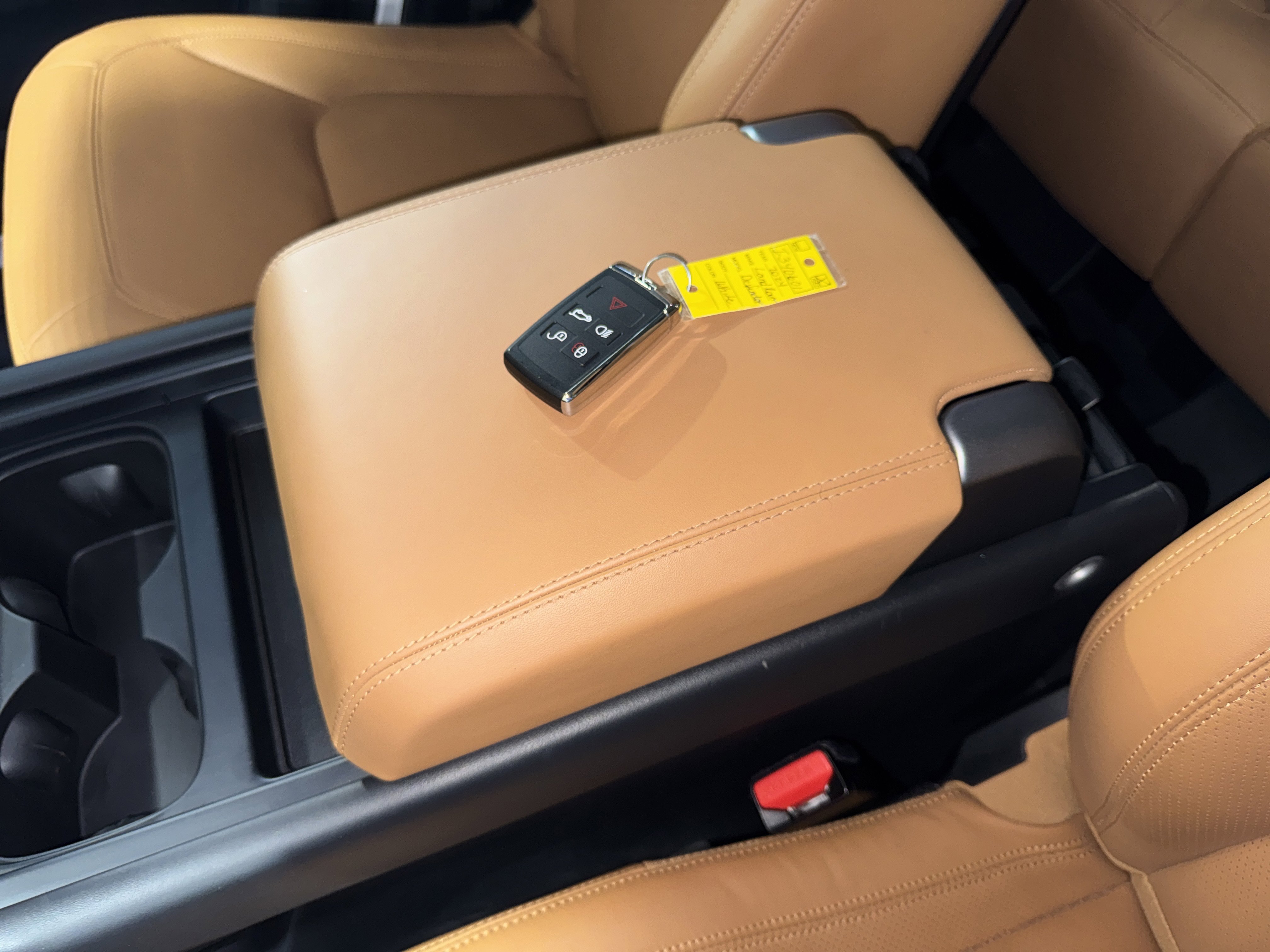 Used 2024 Fuji White Land Rover SE image 29