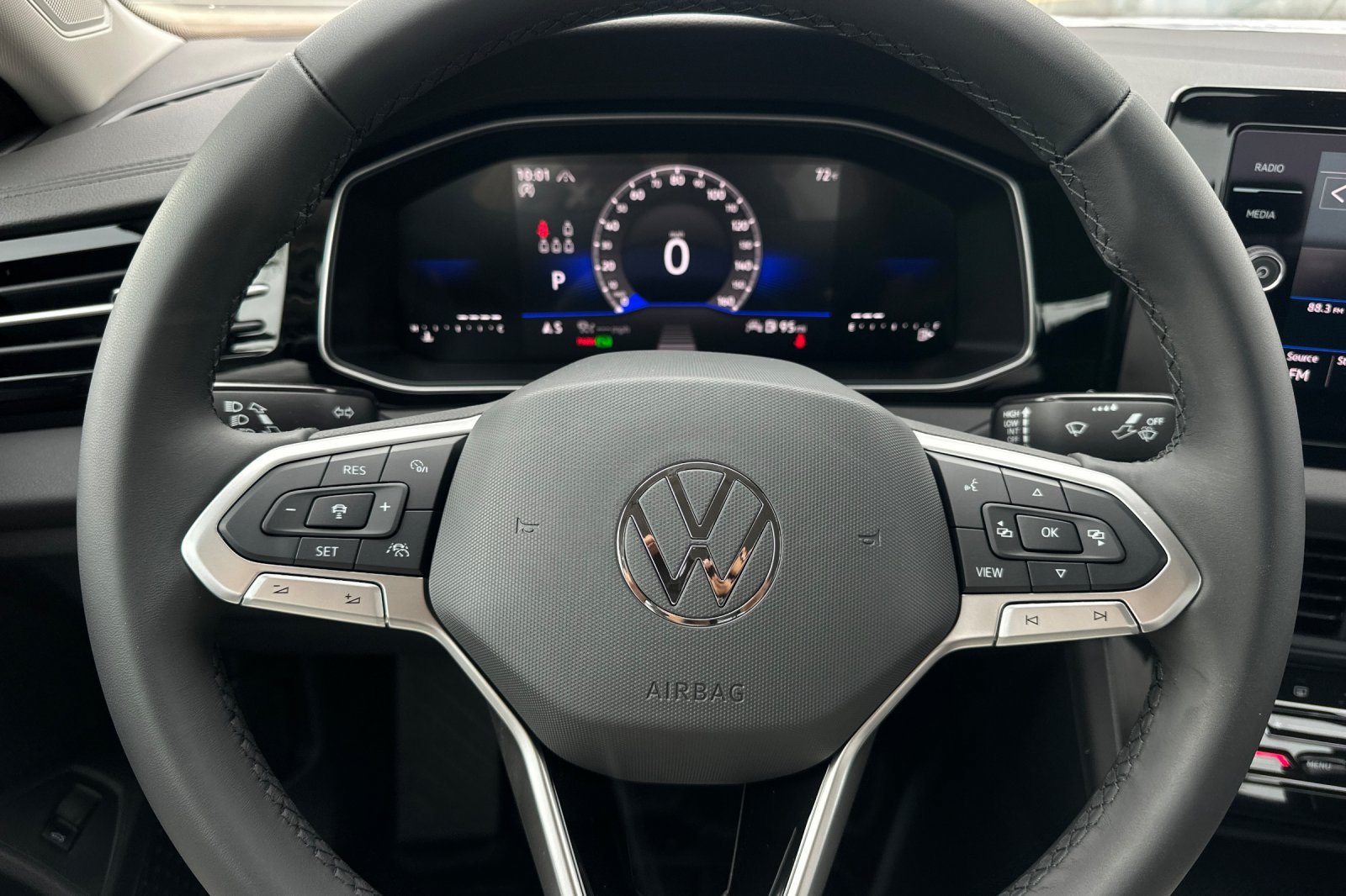 New 2027 Pure White Volkswagen 1.5T S image 22