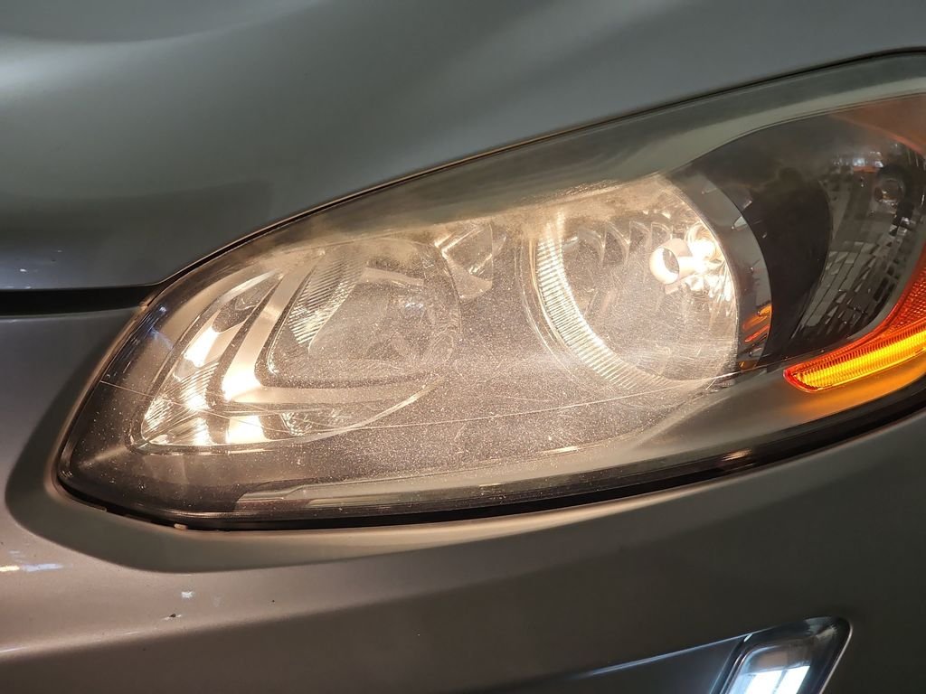 Used 2015 Silver Volvo T6 image 32