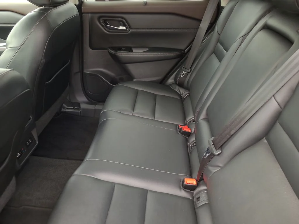 Used 2022 Gray Nissan SL image 17