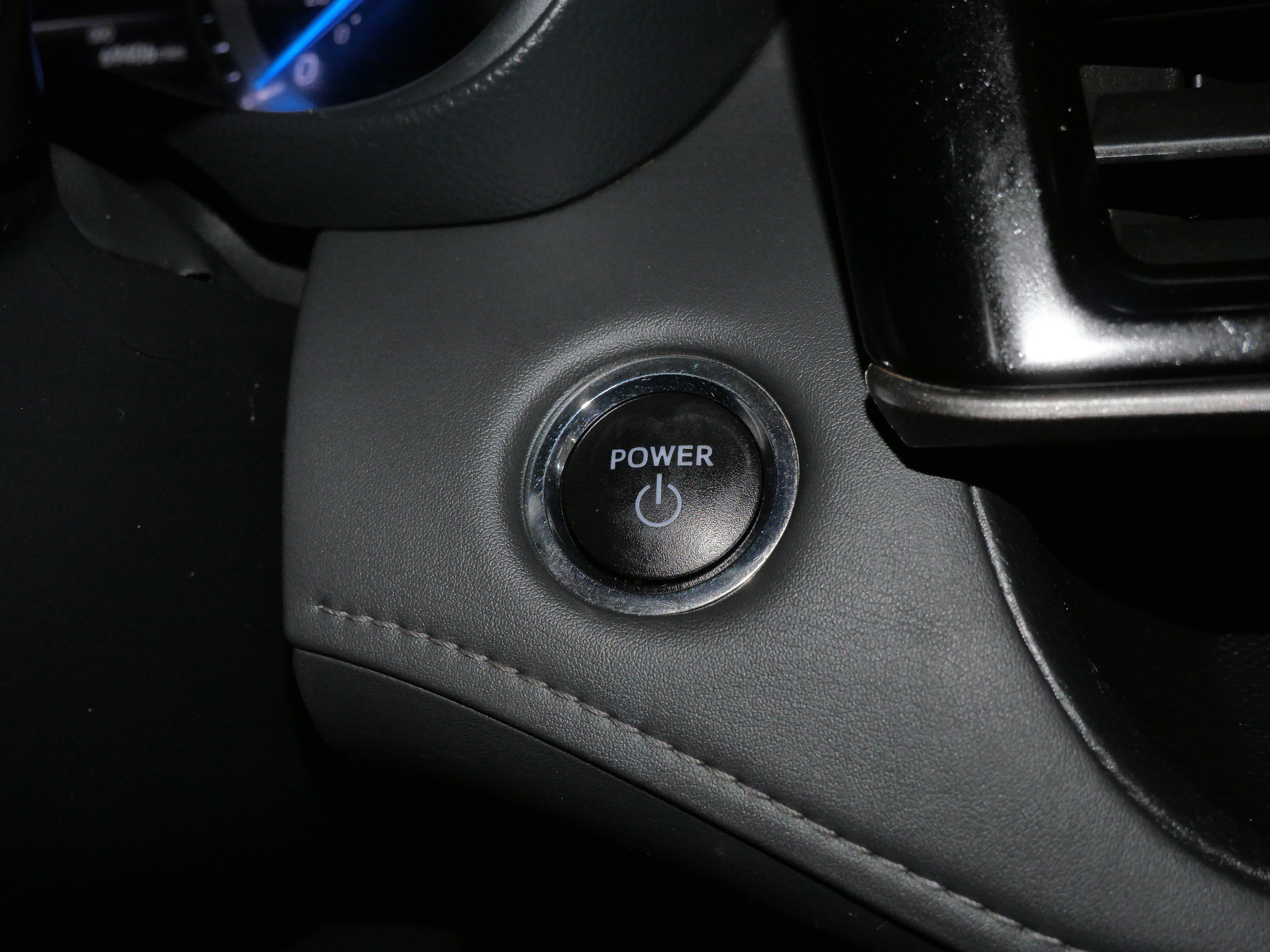 2023 Toyota Highlander LE - Photo 30