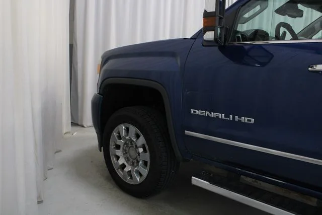 Used 2015 Blue GMC Denali image 29