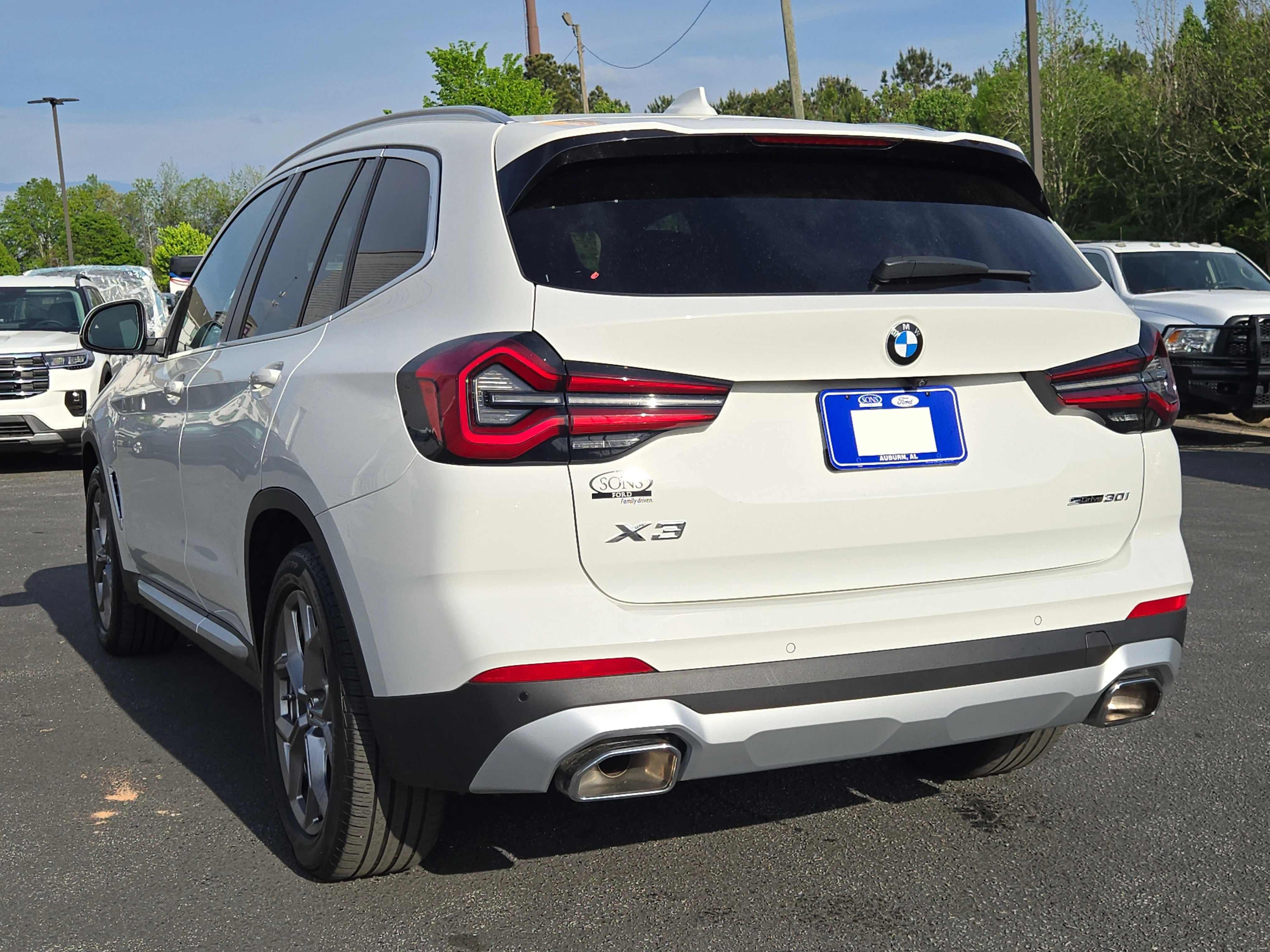 Used 2023 Alpine White BMW sDrive30i image 10