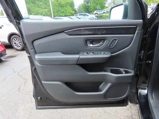 2023 Honda Pilot Elite - Photo 19