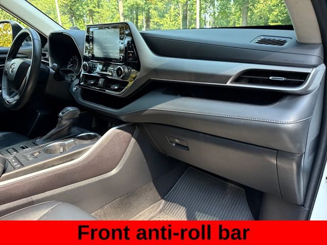 Used 2022 Beige Toyota XLE image 28