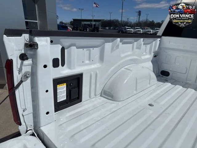 New 2025 Oxford White Ford XLT image 39