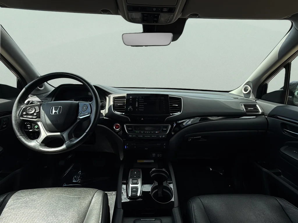 Used 2019 Red Honda Touring image 25