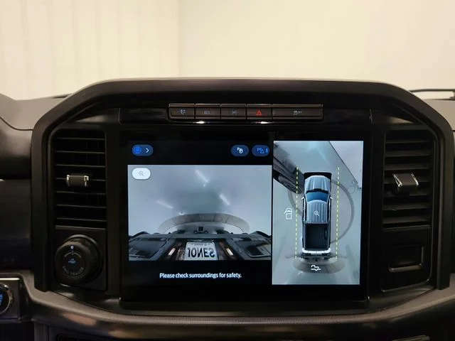 Used 2024  Ford Lariat image 22