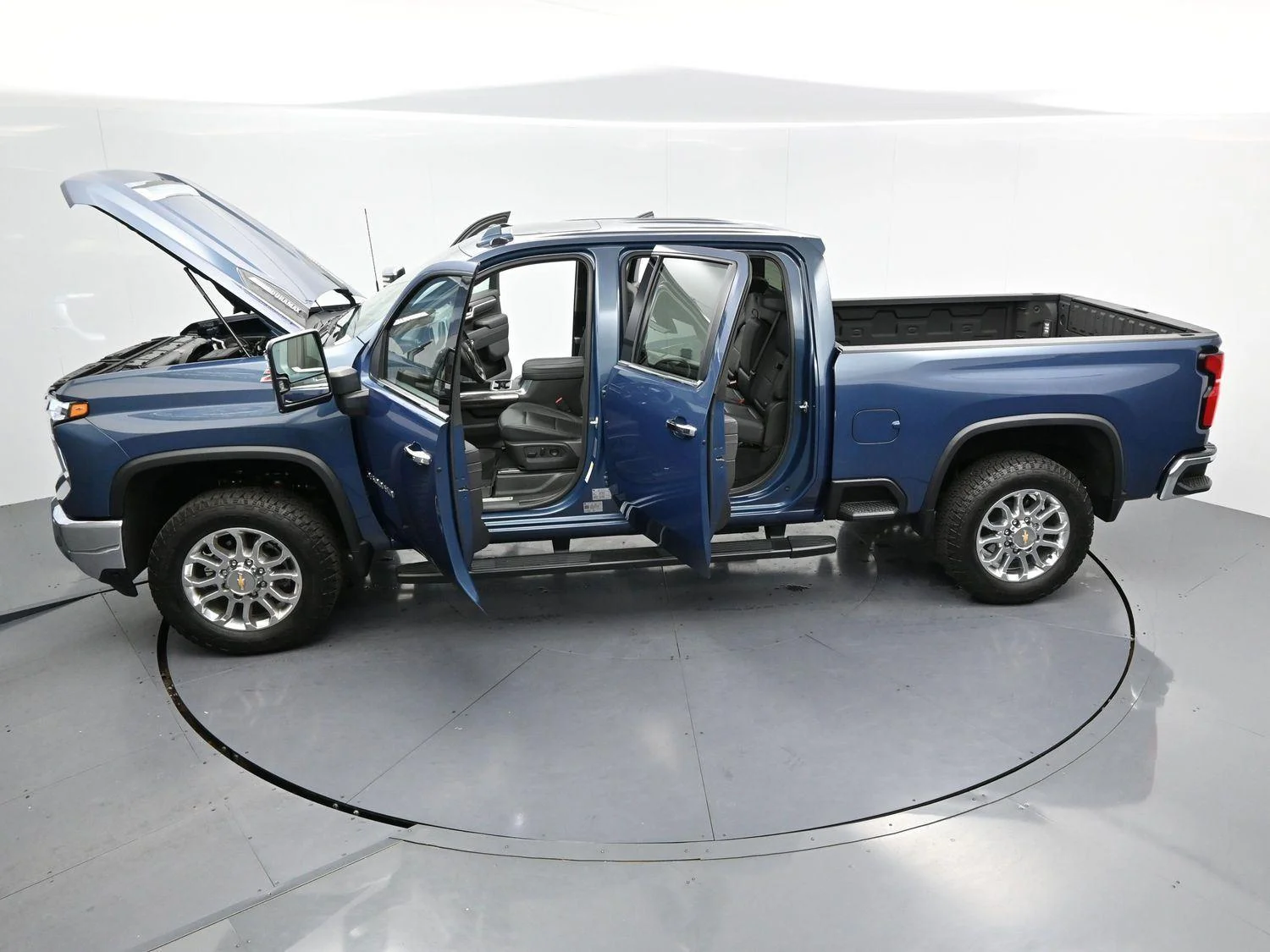 Used 2025 Lakeshore Blue Metallic Chevrolet LTZ image 41