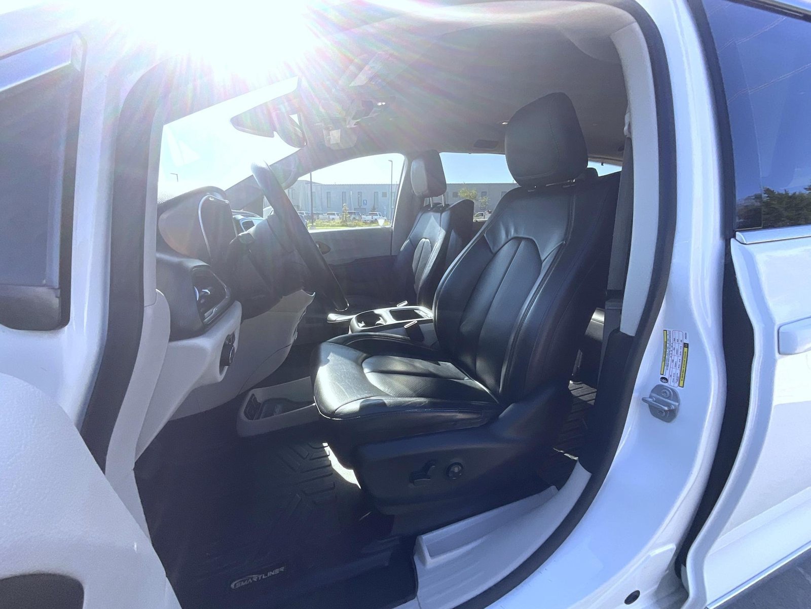 Used 2018 White Chrysler Touring L Plus image 11
