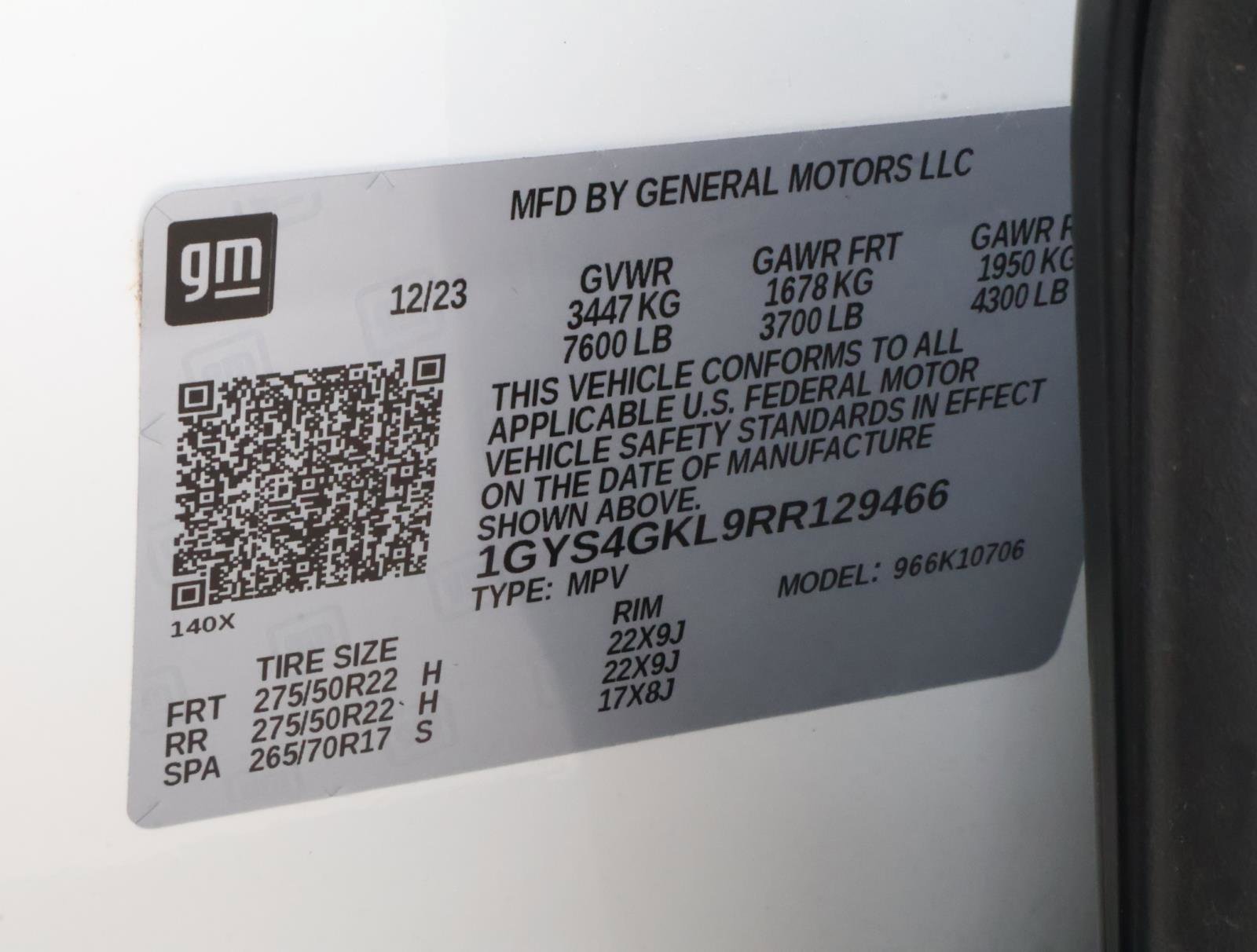 Used 2024 Crystal White Tricoat Cadillac Sport Platinum image 32
