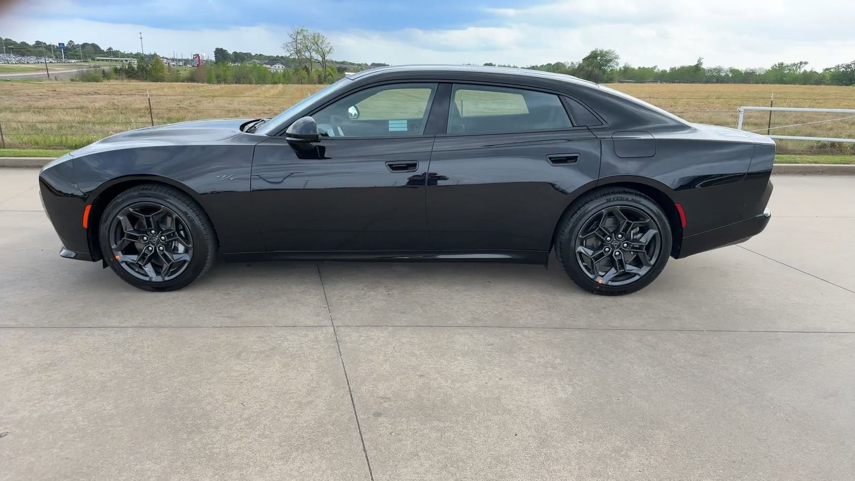 New 2026 Diamond Black Crystal Pearlcoat Dodge R/T Plus image 6